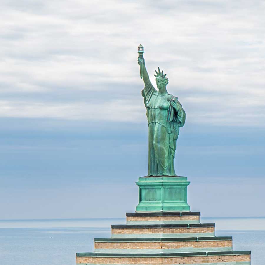 Single Liberty photo by Glenn Murray | statue of liberty